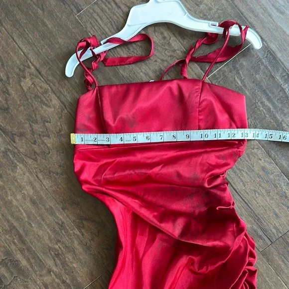 Zombie Prom Queen Gown - Picture 6 of 11